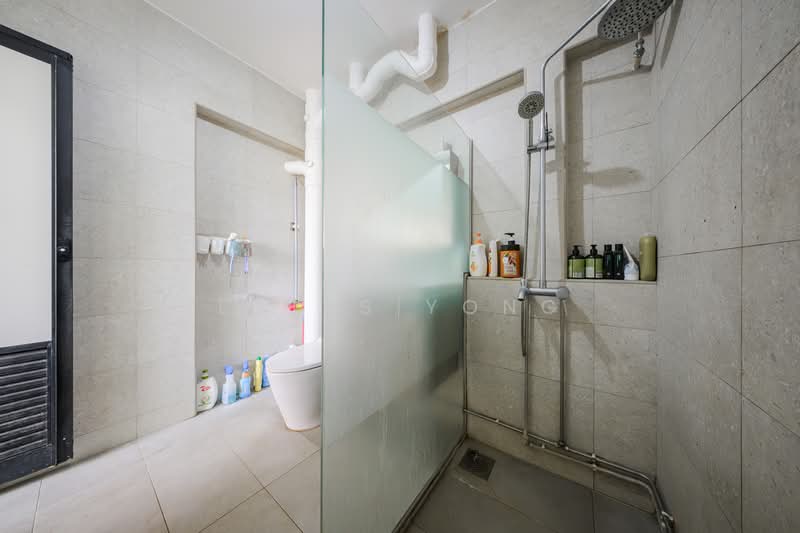 791 Yishun Avenue 2 HDB Flat For Sale at S$ 900,000 | PropertyGuru Singapore - Bathroom