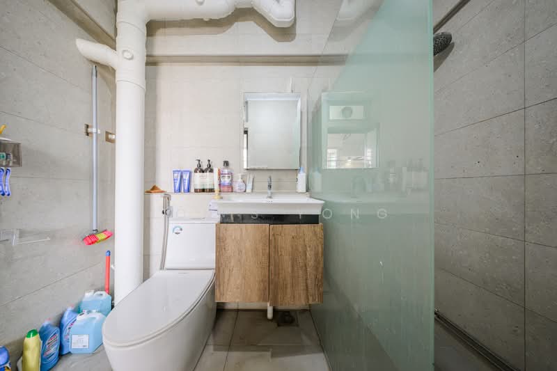 791 Yishun Avenue 2 HDB Flat For Sale at S$ 900,000 | PropertyGuru Singapore - Bathroom