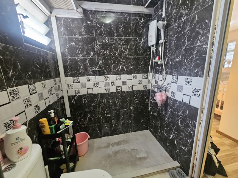 259A Punggol Field HDB Flat For Sale at S$ 645,000 | PropertyGuru Singapore - Bathroom