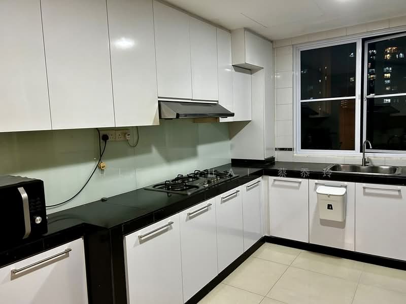Elias Green Condominium For Sale at S$ 1,600,000 | PropertyGuru Singapore - Kitchen