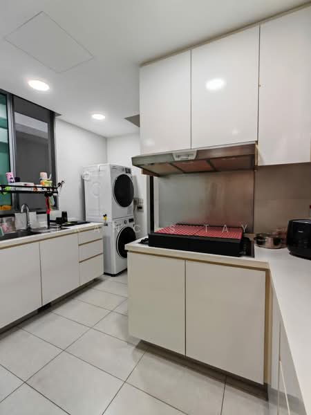 ClementiWoods Condominium Condominium For Sale at S$ 2,280,000 | PropertyGuru Singapore - Kitchen