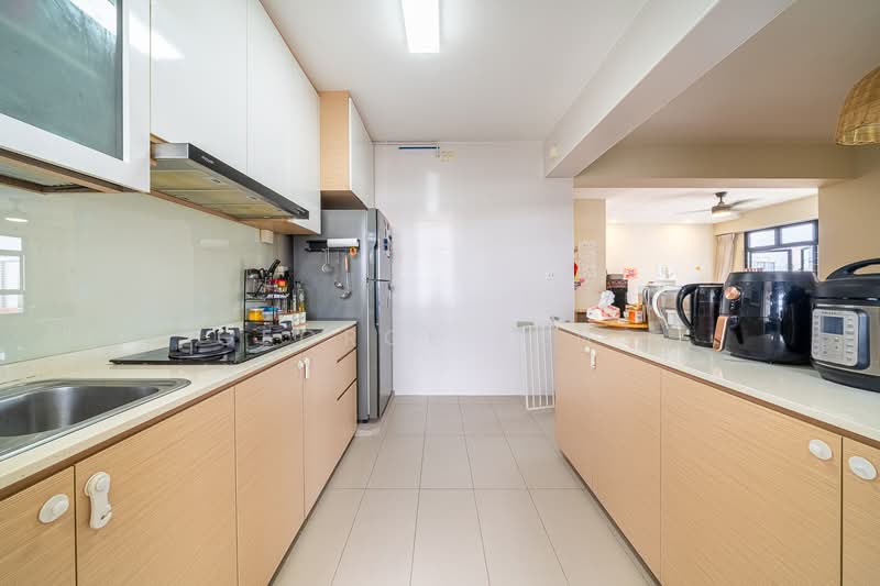 997A Buangkok Crescent HDB Flat For Sale at S$ 668,000 | PropertyGuru Singapore - Kitchen