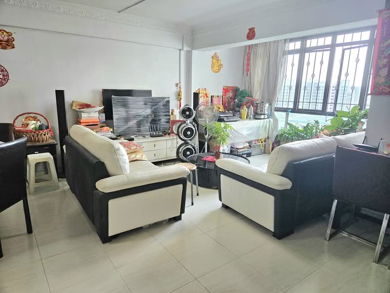 581 Woodlands Drive 16 HDB Flat For Sale at S$ 888,888 | PropertyGuru Singapore - Living Room