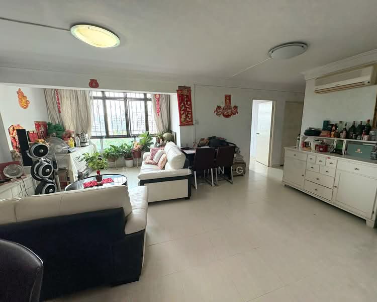 581 Woodlands Drive 16 HDB Flat For Sale at S$ 888,888 | PropertyGuru Singapore - Living Room