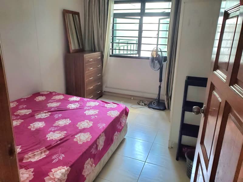 581 Woodlands Drive 16 HDB Flat For Sale at S$ 888,888 | PropertyGuru Singapore - Bedroom