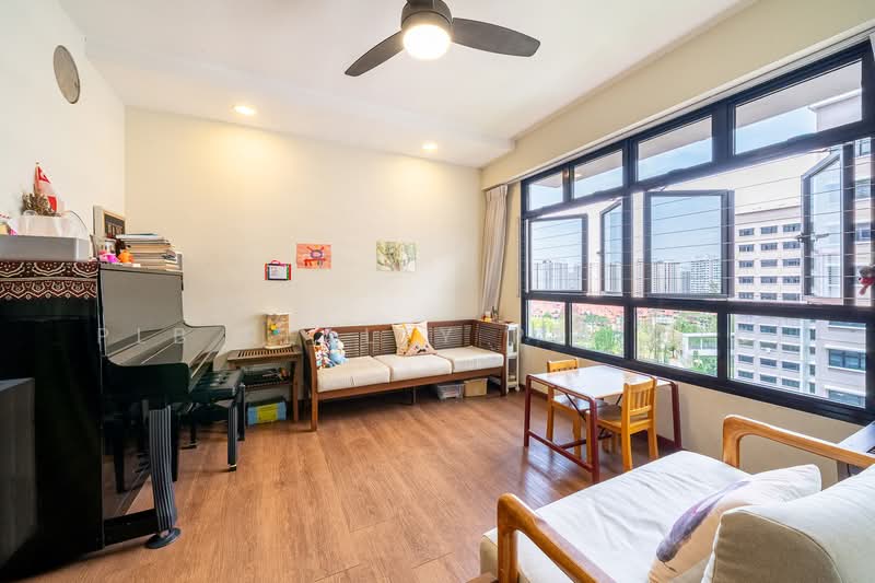 997A Buangkok Crescent HDB Flat For Sale at S$ 668,000 | PropertyGuru Singapore - Living Room