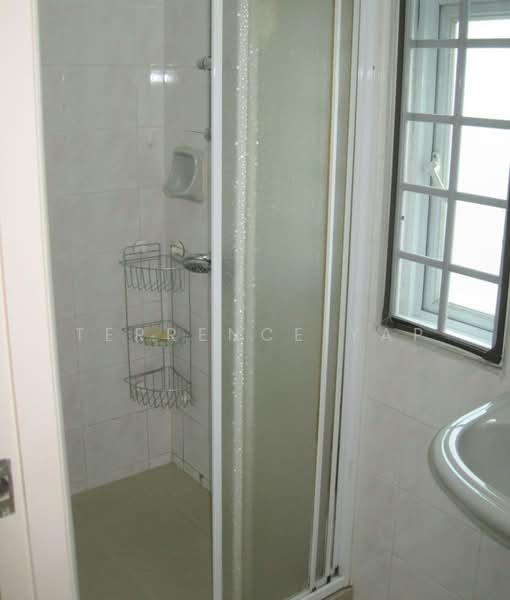 CORNER TERRACE, Watten Estate, Watten Rise, Watten Drive Semi-Detached House For Sale at S$ 8,500,000 | PropertyGuru Singapore - Upstairs Common Bathroom