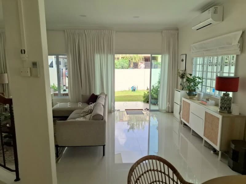 CORNER TERRACE, Watten Estate, Watten Rise, Watten Drive, Watten Estate, Watten Rise, Watten Drive, 4 Bedrooms, 2,251 sqft, Semi-Detached House For Sale, by Terrence Yap, 500067447 - Living Room - PropertyGuru.com.sg