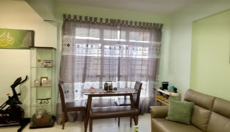 986B Buangkok Crescent HDB Flat For Sale at S$ 528,888 | PropertyGuru Singapore - Living Room