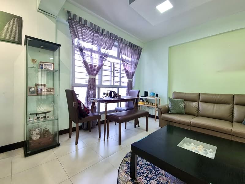 986B Buangkok Crescent HDB Flat For Sale at S$ 528,888 | PropertyGuru Singapore - Living Room