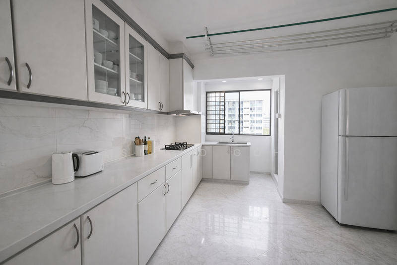 302 Yishun Central HDB Flat For Sale at S$ 700,000 | PropertyGuru Singapore - Kitchen