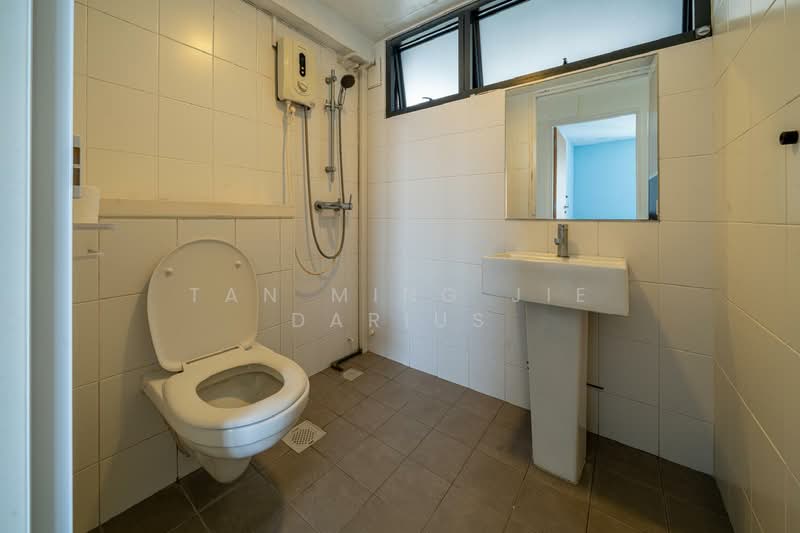 92 Dawson Road HDB Flat For Sale at S$ 1,450,000 | PropertyGuru Singapore - Bathroom