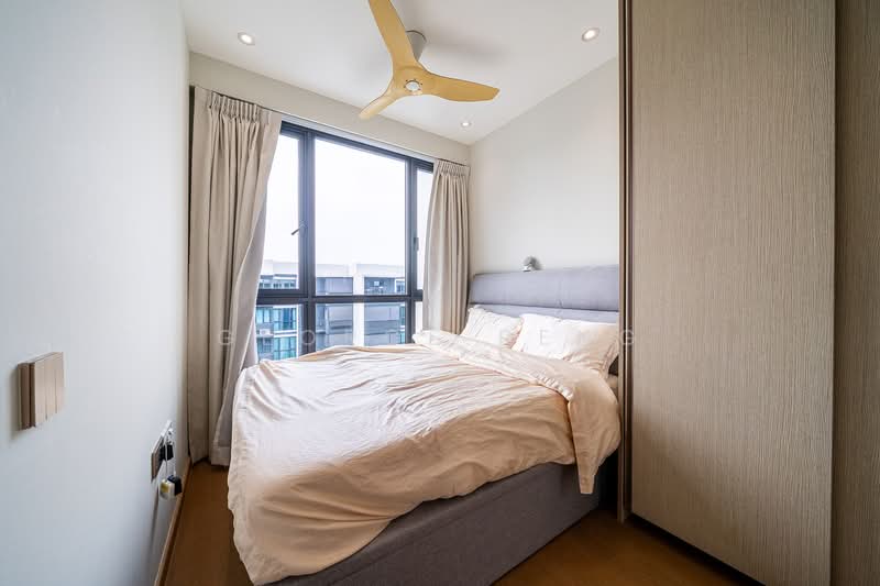 Top Floor 2 Bedder Condominium For Sale at S$ 1,250,000 | PropertyGuru Singapore