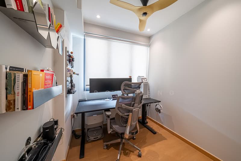 Top Floor 2 Bedder Condominium For Sale at S$ 1,250,000 | PropertyGuru Singapore