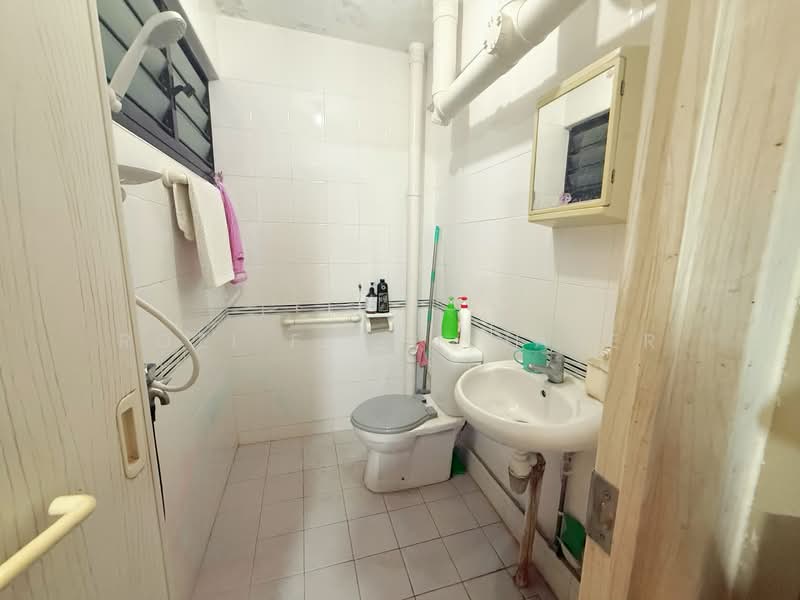 208 Yishun Street 21 HDB Flat For Sale at S$ 560,000 | PropertyGuru Singapore