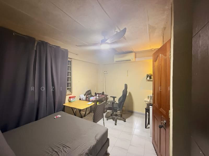 208 Yishun Street 21 HDB Flat For Sale at S$ 560,000 | PropertyGuru Singapore