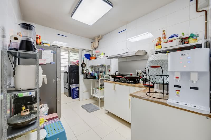178D Rivervale Crescent HDB Flat For Sale at S$ 597,999 | PropertyGuru Singapore - Kitchen