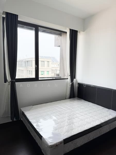 Midtown Modern Condominium For Sale at S$ 1,390,000 | PropertyGuru Singapore - Bedroom