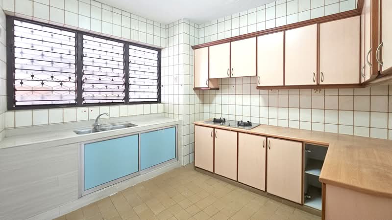 Lakepoint Condo Condominium For Sale at S$ 1,888,888 | PropertyGuru Singapore - Kitchen