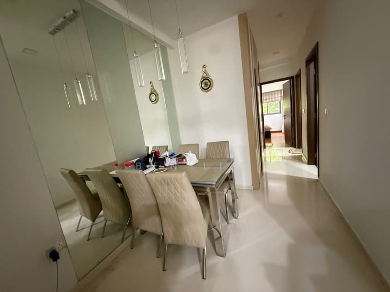 Suites De Laurel Condominium For Sale at S$ 1,440,000 | PropertyGuru Singapore - Dining Room