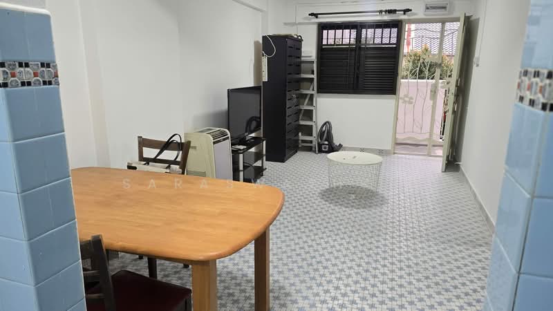 76 Lorong Limau, 76 Lorong Limau, 2 Bedrooms, 660 sqft, HDB Flat For Rent, by Saraswathy S, 500067525 - Living Room - PropertyGuru.com.sg