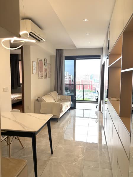 Stirling Residences, 23 Stirling Road, 2 Bedrooms, 635 sqft, Condominium For Sale, by JJ Huang, 500067537 - Living Room - PropertyGuru.com.sg