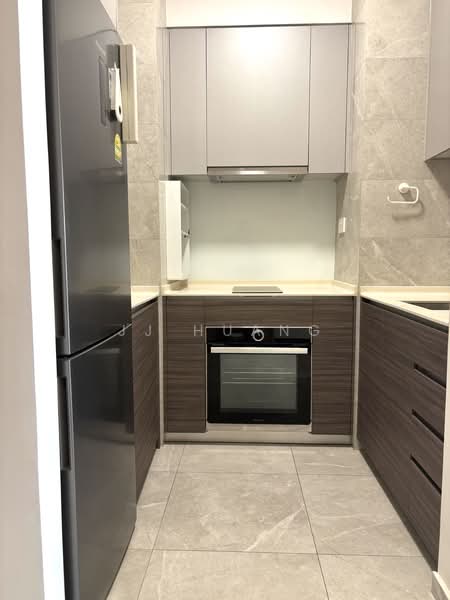 Stirling Residences, 23 Stirling Road, 2 Bedrooms, 635 sqft, Condominium For Sale, by JJ Huang, 500067537 - Kitchen - PropertyGuru.com.sg