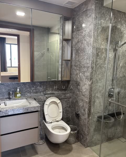 Stirling Residences, 23 Stirling Road, 2 Bedrooms, 635 sqft, Condominium For Sale, by JJ Huang, 500067537 - Bathroom - PropertyGuru.com.sg
