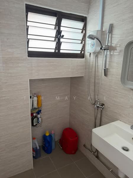 846 Woodlands Avenue 4, 846 Woodlands Avenue 4, Room Rental, 100 sqft, HDB Flat For Rent, by Toh May Kee, 500067540 - Bathroom - PropertyGuru.com.sg