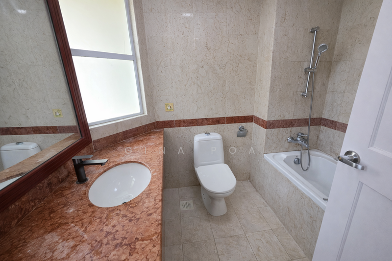 The Springside, Springside Walk, 4 Bedrooms, 3,448 sqft, Terraced House For Rent, by Gina Poa, 500067546 - Bathroom - PropertyGuru.com.sg