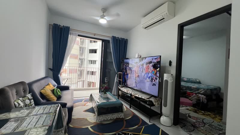 Riverfront Residences, 41 Hougang Avenue 7, Studio, 463 sqft, Condominium For Rent, by Walter Tang, 500067547 - Living Room - PropertyGuru.com.sg