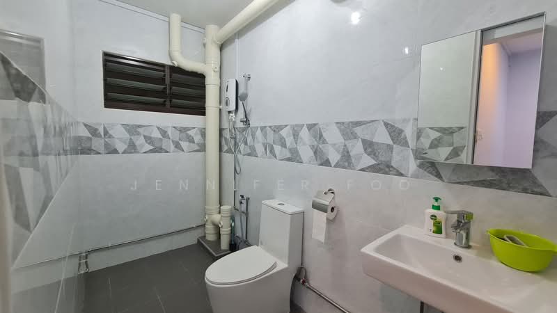 101 Pasir Ris Street 12, 101 Pasir Ris Street 12, Room Rental, 200 sqft, HDB Flat For Rent, by Jennifer Foo, 500067558 - Bathroom - PropertyGuru.com.sg