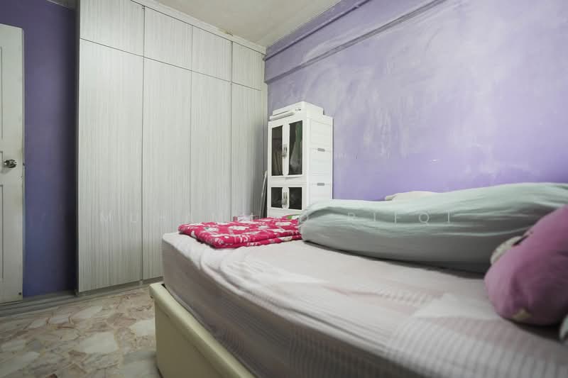 609 Bedok Reservoir Road HDB Flat For Sale at S$ 440,000 | PropertyGuru Singapore - Common Bedroom