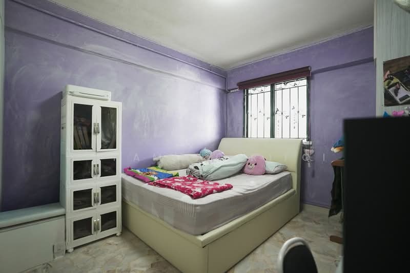 609 Bedok Reservoir Road HDB Flat For Sale at S$ 440,000 | PropertyGuru Singapore - Common Bedroom