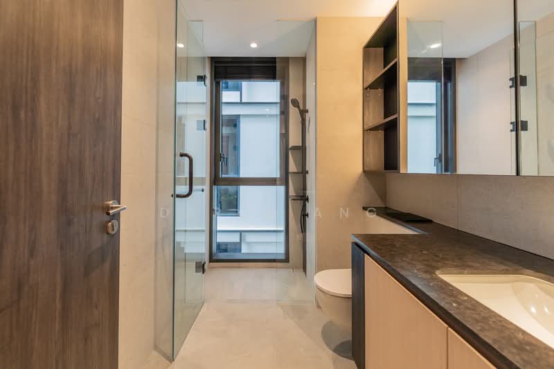 Jervois Mansion, 14 Jervois Close, 3 Bedrooms, 1,249 sqft, Condominium For Rent, by Daron Ang, 500067573 - Common Bath #PropertyPartners - PropertyGuru.com.sg