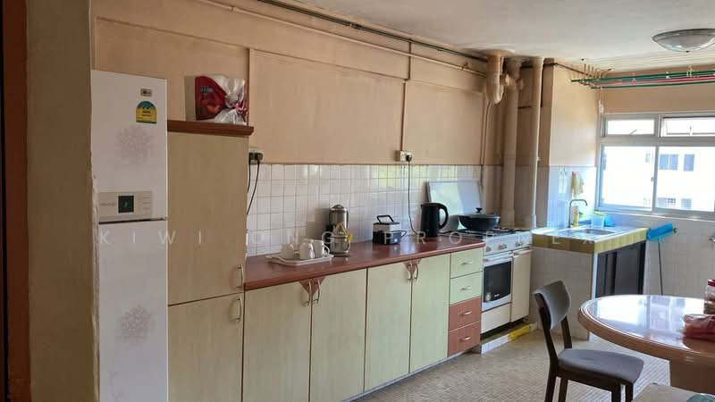 602 Ang Mo Kio Avenue 5 HDB Flat For Sale at S$ 480,000 | PropertyGuru Singapore - Kitchen