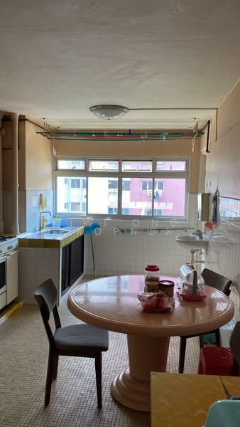 602 Ang Mo Kio Avenue 5 HDB Flat For Sale at S$ 480,000 | PropertyGuru Singapore - Kitchen