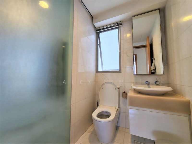 The Clift Apartment For Sale at S$ 1,750,000 | PropertyGuru Singapore - Bathroom