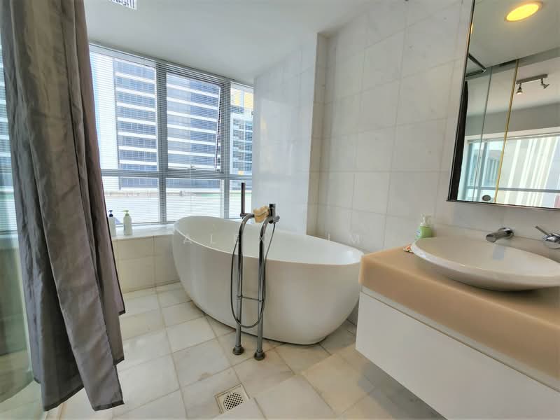 The Clift Apartment For Sale at S$ 1,750,000 | PropertyGuru Singapore - Bathroom