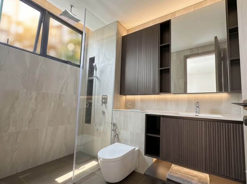Telok Kurau, Telok Kurau, 5 Bedrooms, 5,765 sqft, Semi-Detached House For Sale, by Frederick Neo, 500067586 - Bathroom - PropertyGuru.com.sg
