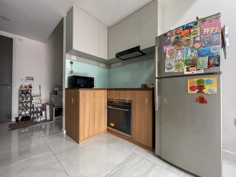 Rezi 24 Apartment For Sale at S$ 850,000 | PropertyGuru Singapore - Kitchen