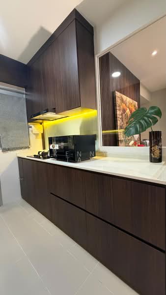 693A Woodlands Avenue 6 HDB Flat For Sale at S$ 590,000 | PropertyGuru Singapore - Kitchen