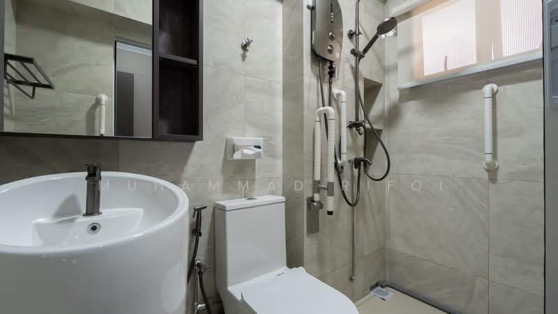 553 Woodlands Drive 44 HDB Flat For Sale at S$ 690,000 | PropertyGuru Singapore - Bathroom