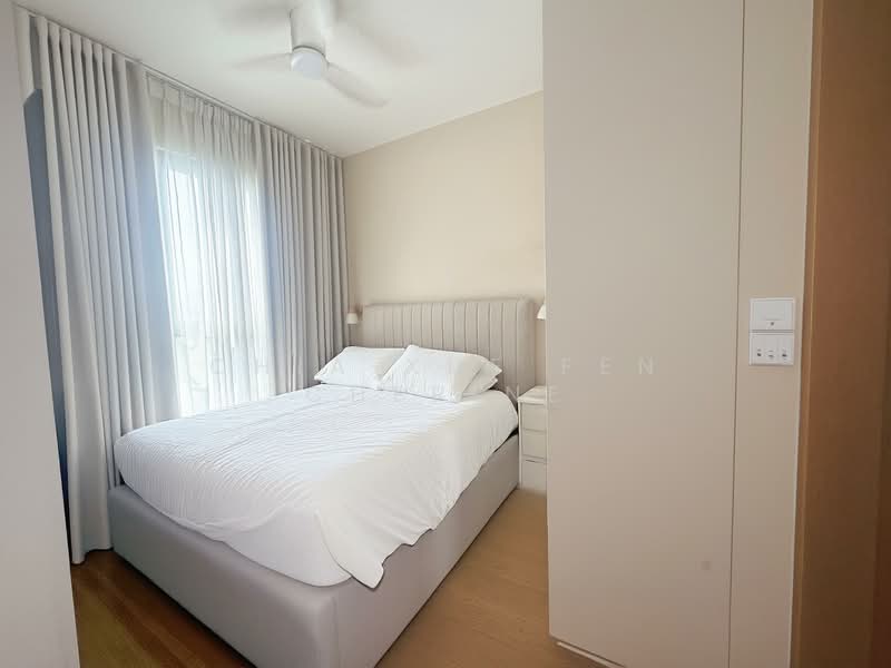 Midwood, 8 Hillview Rise, 2 Bedrooms, 700 sqft, Condominium For Rent, by Chia Xue Fen Cherine, 500067638 - Bedroom - PropertyGuru.com.sg