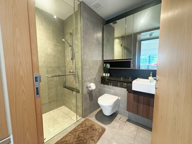 Midwood, 8 Hillview Rise, 2 Bedrooms, 700 sqft, Condominium For Rent, by Chia Xue Fen Cherine, 500067638 - Bathroom - PropertyGuru.com.sg