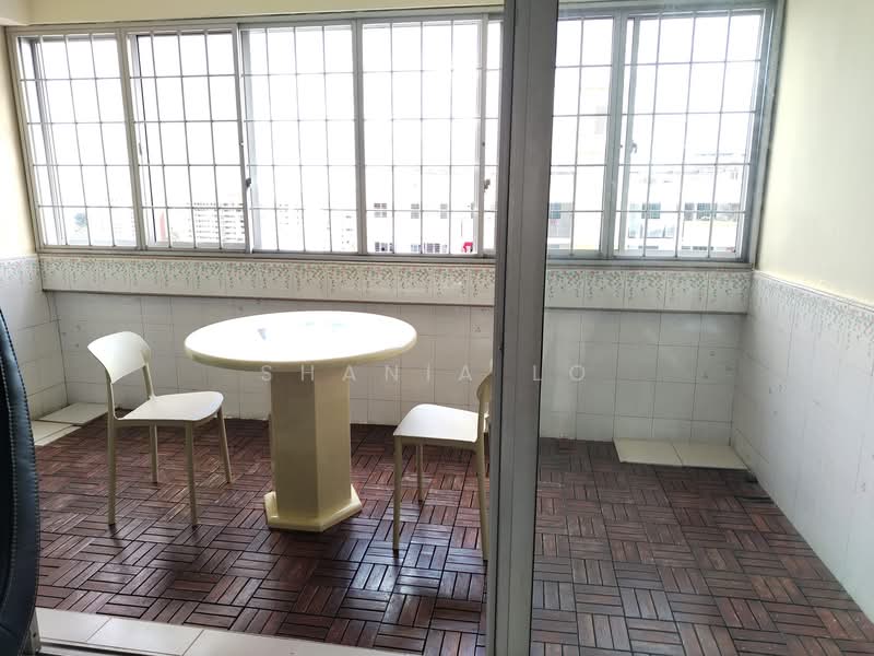 221 Yishun Street 21, 221 Yishun Street 21, 3 Bedrooms, 1,302 sqft, HDB Flat For Rent, by Shania Lo, 500067642 - Balcony - PropertyGuru.com.sg