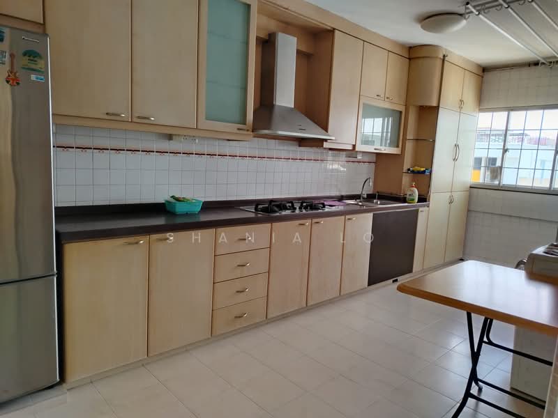 221 Yishun Street 21, 221 Yishun Street 21, 3 Bedrooms, 1,302 sqft, HDB Flat For Rent, by Shania Lo, 500067642 - Kitchen - PropertyGuru.com.sg