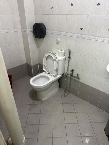 Little India Shop Houses, 2 Veerasamy Road, 1,300 sqft, Food & Beverage For Rent, by Van Kas, 500067650 - Bathroom - CommercialGuru.com.sg