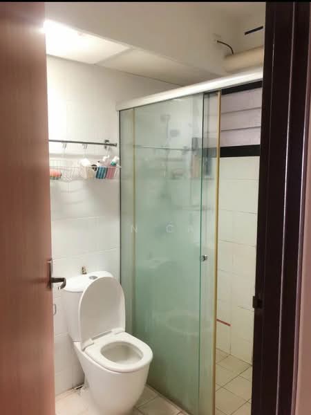 441B Clementi Avenue 3 HDB Flat For Sale at S$ 1,500,000 | PropertyGuru Singapore - Bathroom