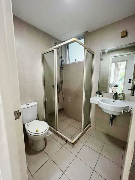 Cherry Gardens, 61 Lorong Lew Lian, Room Rental, 20 sqft, Condominium For Rent, by Winnie Hon, 500067664 - Bathroom - PropertyGuru.com.sg